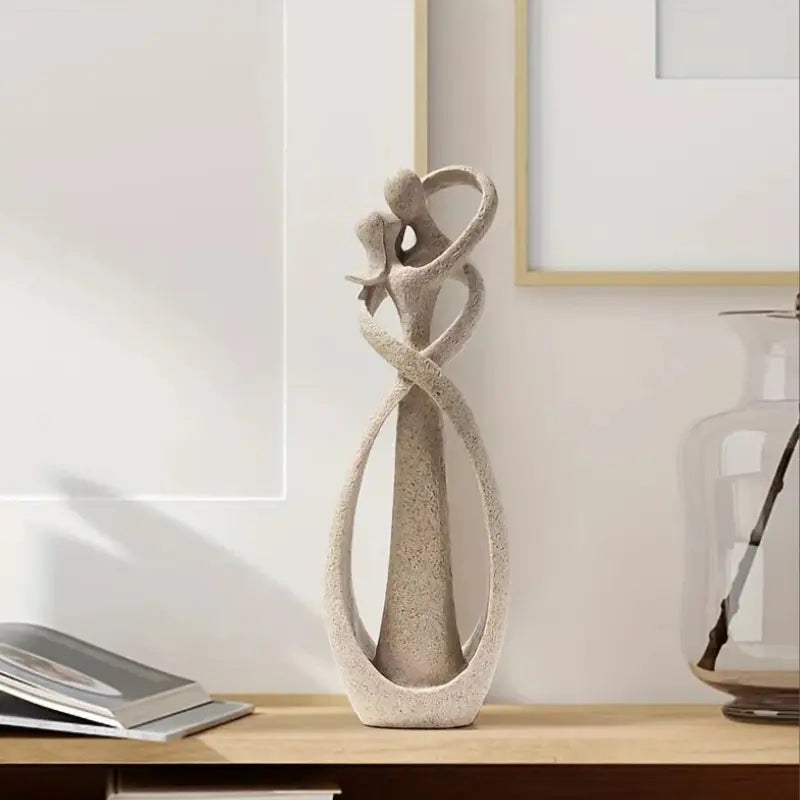 Estatuilla de Pareja Abrazándose - Día de los Enamorados