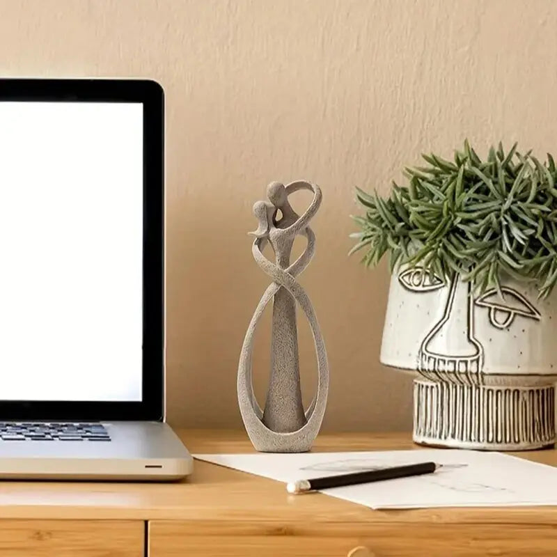 Estatuilla de Pareja Abrazándose - Día de los Enamorados